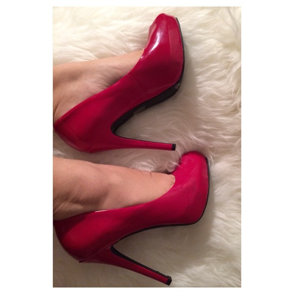 Jessica Simpson Red Patent Peep Toe Heels Pumps