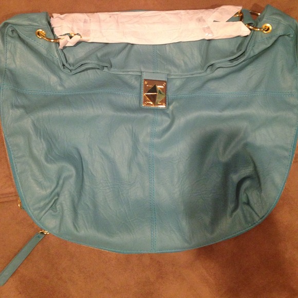 SOLD /Zip Around Bag ~Reduced~