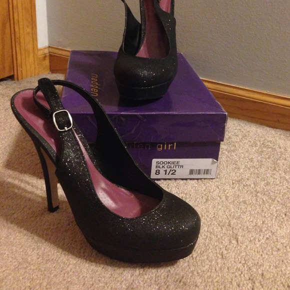 Black glittery heels!