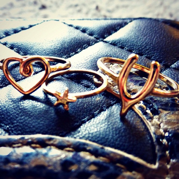 ⛔️SOLD⛔️✨ Gold heart wish born star rings set - Picture 2 of 3