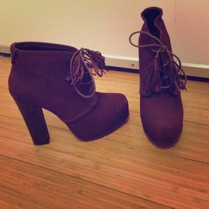 Maroon Steve Madden  platform bootie