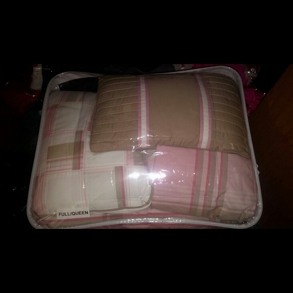 Queen comforter set