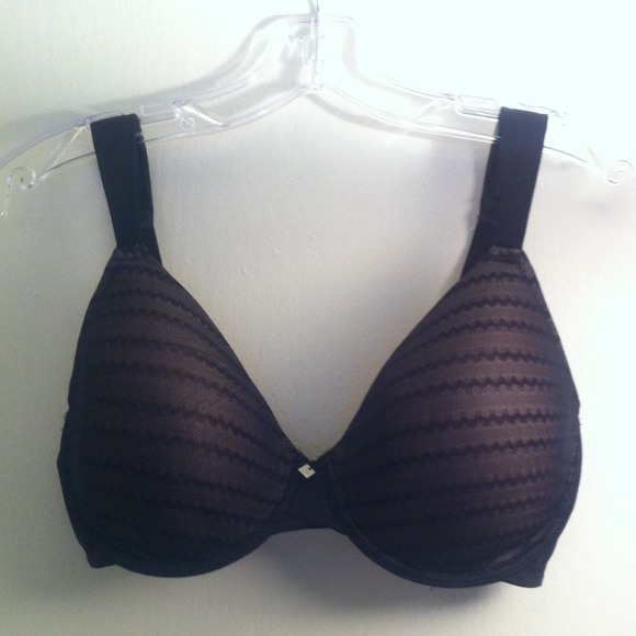 Two Natori bras