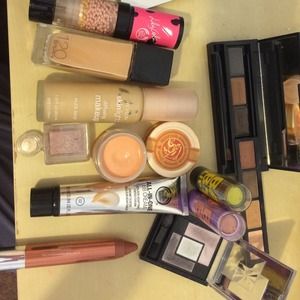 Make up bundle