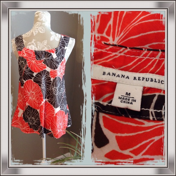 SOLD IN BUNDLE!!!🌸🌸BANANA REPUBLIC TOP🌸🌸 - Picture 2 of 2