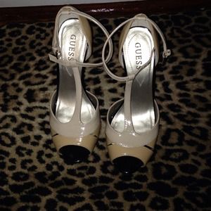 Beautiful and comfortable pair of heels by Guess!!