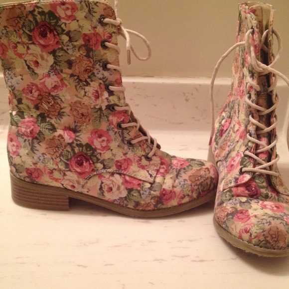 🚫SOLD🚫 - Picture 2 of 4