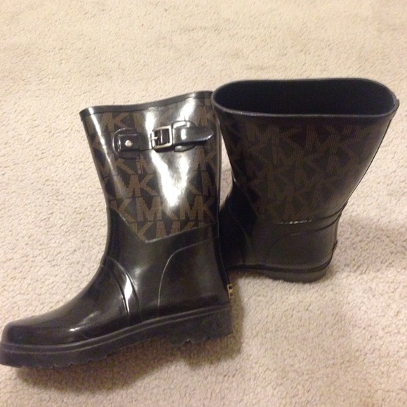 MK RAIN BOOTS 4 SALE WITH BOX! - Picture 2 of 4