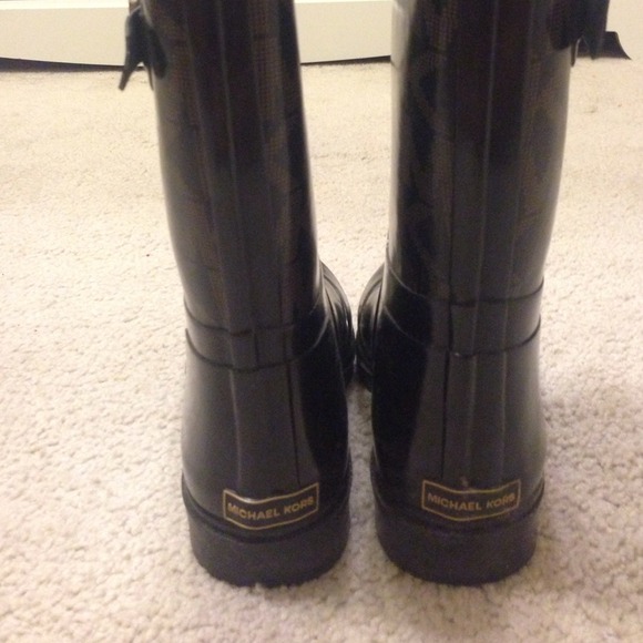 MK RAIN BOOTS 4 SALE WITH BOX! - Picture 3 of 4