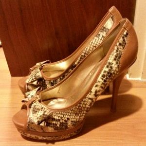 Guess Sanura Peeptoe Pumps