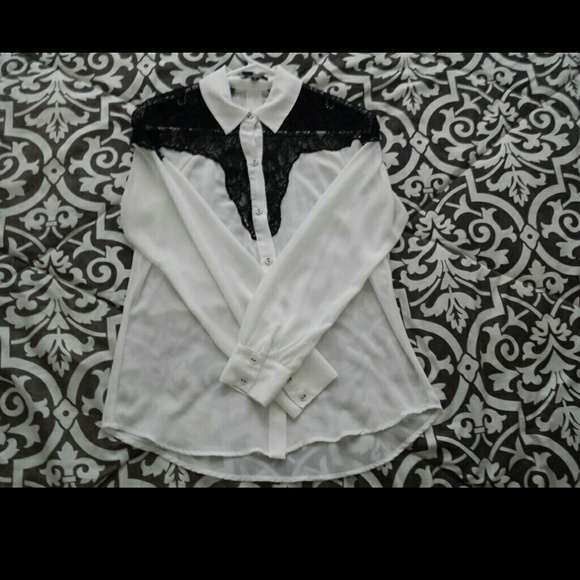 White blouse - Picture 2 of 3