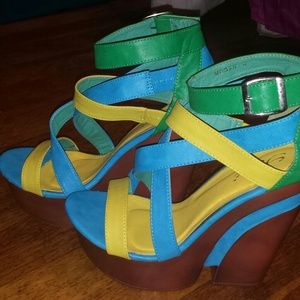 Color blocked wedges!