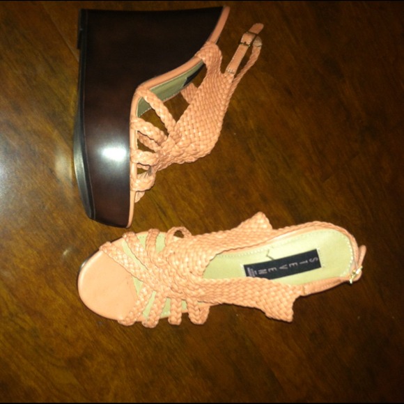 peach leather steve madden wedges