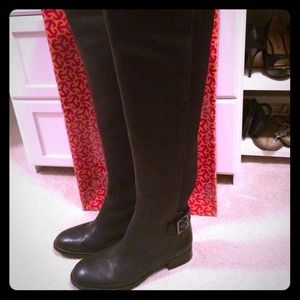 Super sexy high Tory Burch boots!