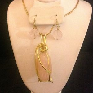 Pink quartz earring and pendant
