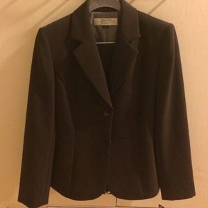 Brand new brown Tahari pant suit with tags on!