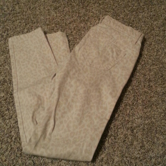 Super cute leopard print pants