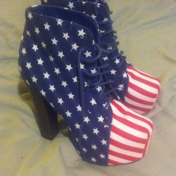 American flag pumps! - Picture 1 of 2