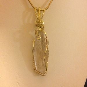 Rutilado quartz with wire and chain😌