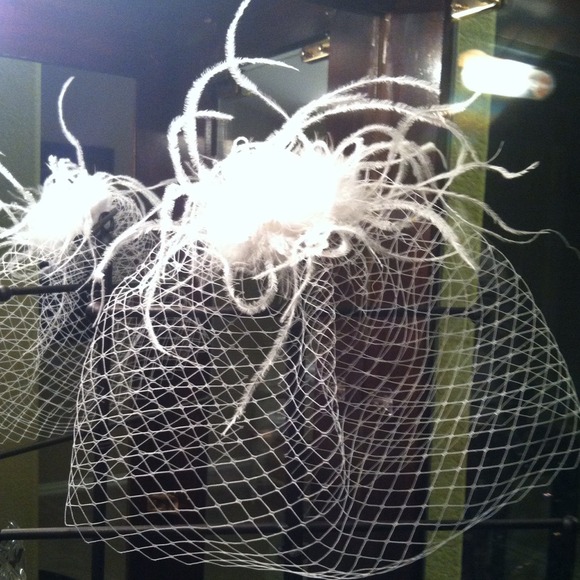 White feather birdcage wedding veil. New !