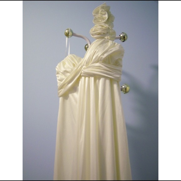 One Shoulder Ivory Bridesmaid/Prom Dress - Picture 2 of 4