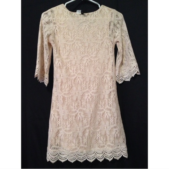 SOLD❗️H&M Lace Dress - Picture 2 of 3