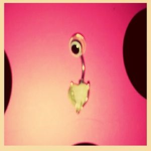 SALE! HEART SHAPED BELLY RING NEVER WORN