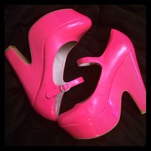 Sexy hot pink Mojo Moxy Heels