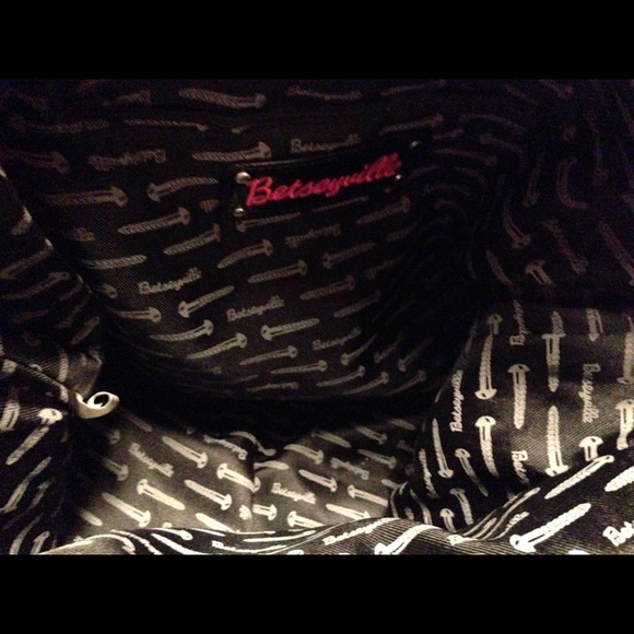 Betsey Johnson sequence purse 👛 - Picture 2 of 3