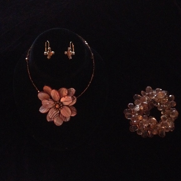 Choker, earrings, bracelet!