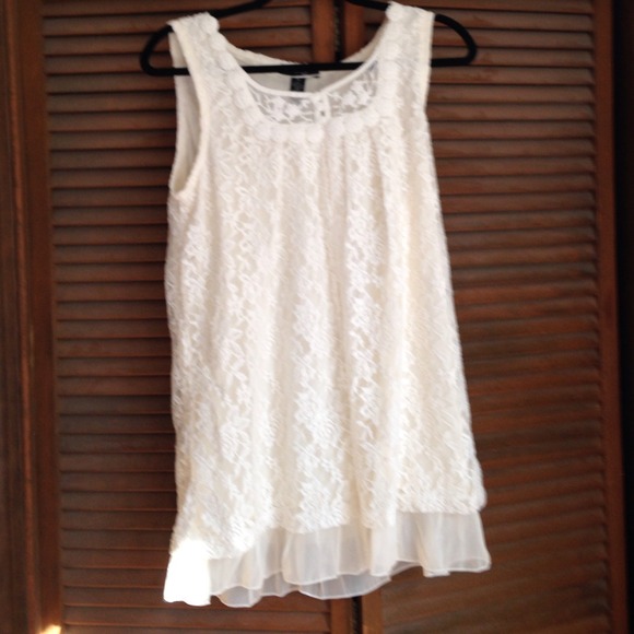 Lace tank with ruffle bottom