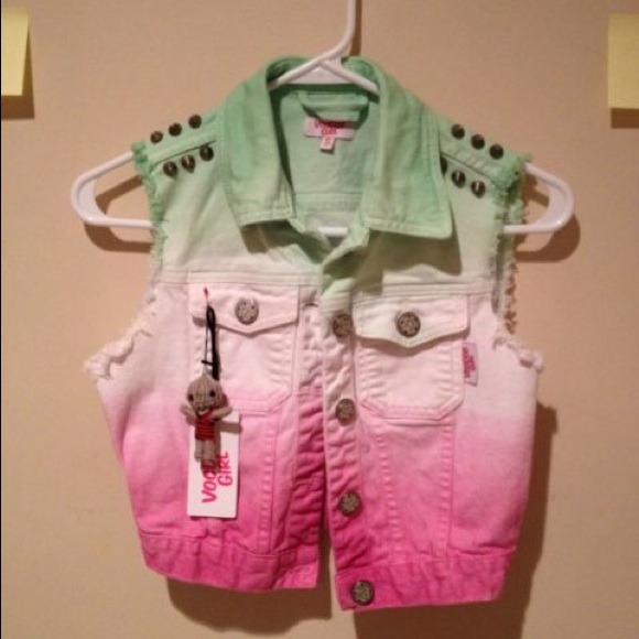 👋SOLD👋 Voodoo Girl💥 Tropical denim crop vest.