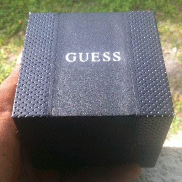 Guess Watch - Picture 4 of 4