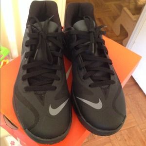 MENS NIKE HYPERFUSE LOWCUT