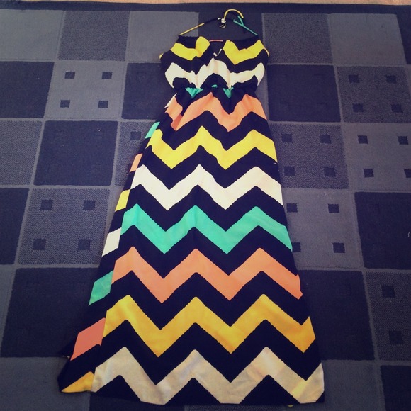 ‼️BUNDLE‼️Chevron Stripe Halter Maxi Dress