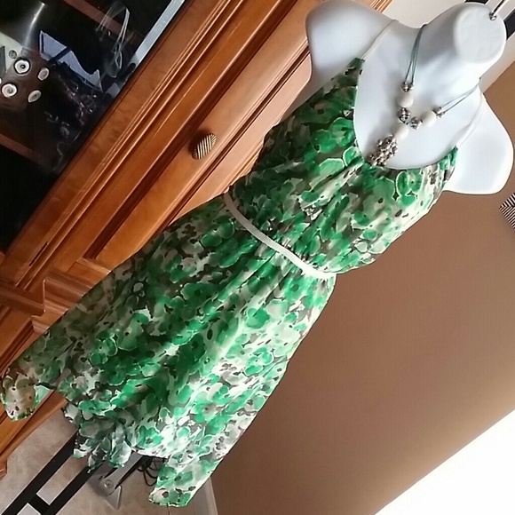 SOLD. Green Floral Spring Dress - Picture 2 of 4