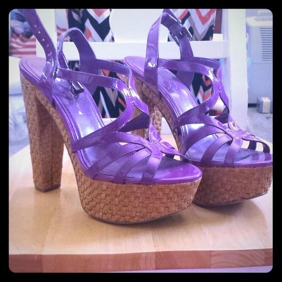 NEVER WORN Jessica Simpson "Cizal" sandals