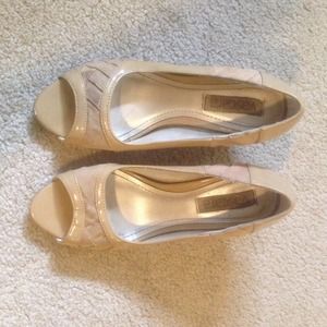 *SOLD* Cute Nude Heels - Size 5/35
