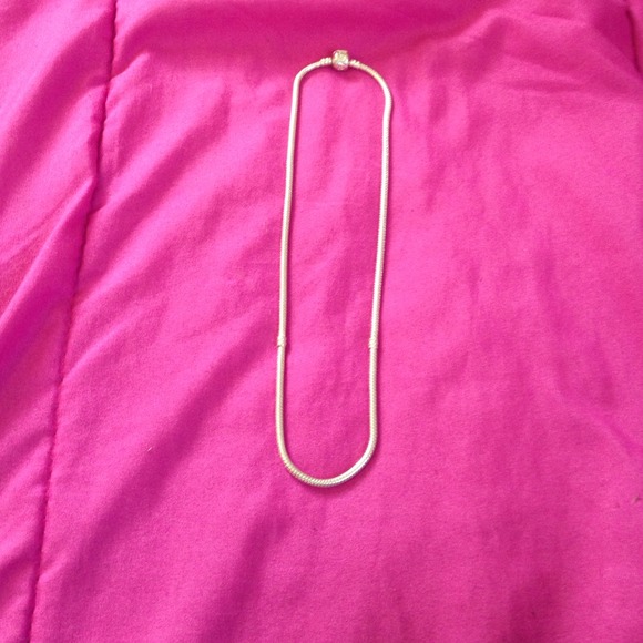 TRADED Silver "pandora" necklace !