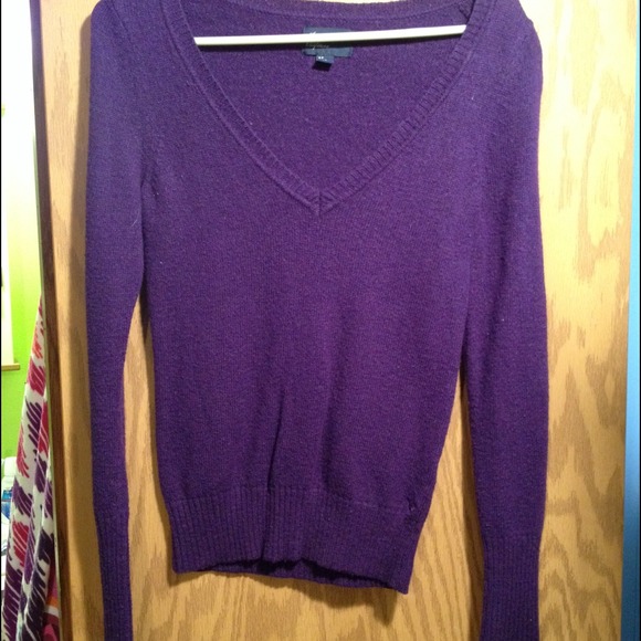 Purple AE sweater - Picture 1 of 1