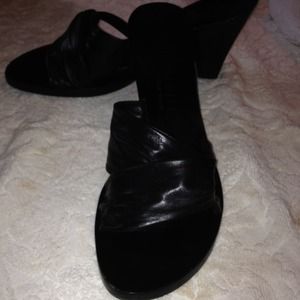 Anne Klein black glove nappa sandal