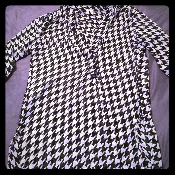 🚫SOLD IN BUNDLE🚫Houndstooth blouse