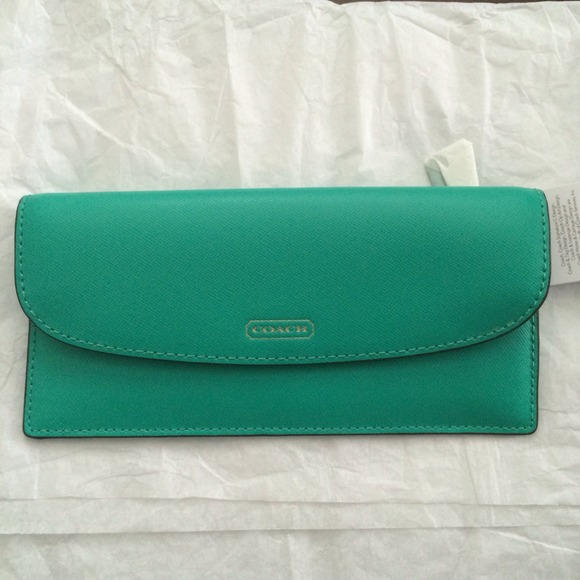 ✨Price reduced🌼Coach soft wallet🌼 - Picture 3 of 4