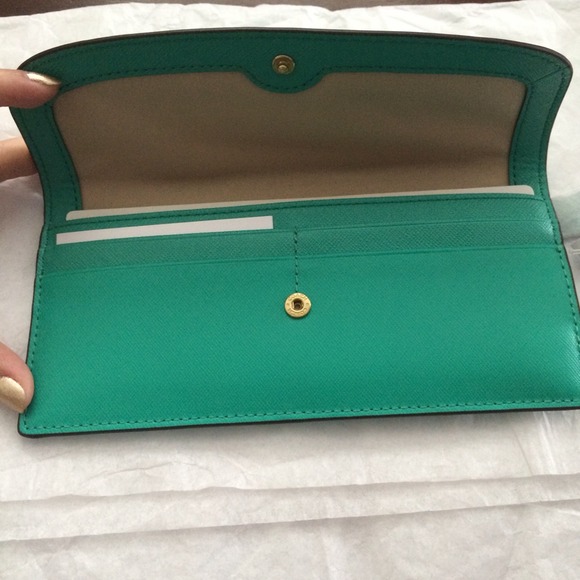 ✨Price reduced🌼Coach soft wallet🌼 - Picture 4 of 4