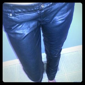 LEATHER PANTS