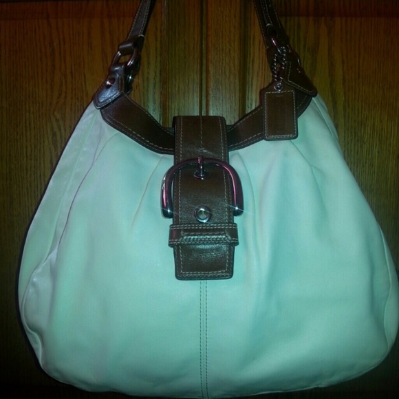 AUTHENTIC! ! Large COACH PURSE!