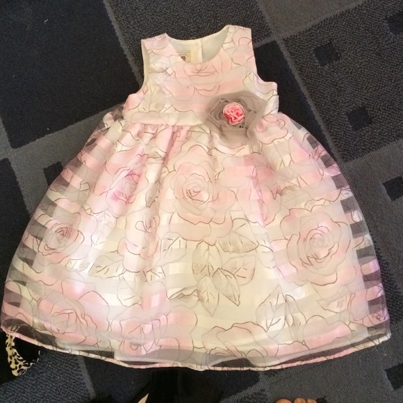 ‼️SOLD‼️ BUNDLE 4T DRESSES!!!!❤️❤️❤️ - Picture 2 of 4