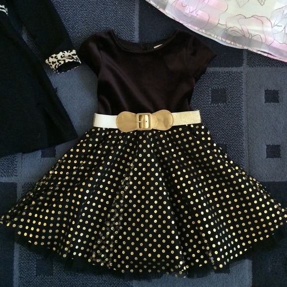 ‼️SOLD‼️ BUNDLE 4T DRESSES!!!!❤️❤️❤️ - Picture 4 of 4