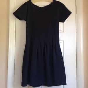 Bundled navy knit dress & pearl/onyx necklace