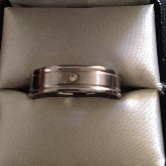 [[ SOLD ]] Mens Ring with Center-Stone
